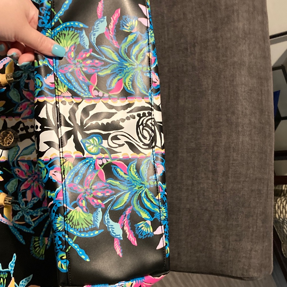 Lilly Pulitzer Meena Tote - Picture 4 of 4